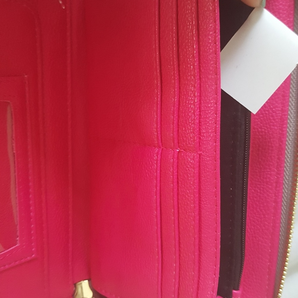 ๐ผ Betsey Johnson zip around wristlet/wallet - Picture 6 of 8